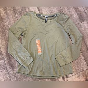 NWT Steve Madden women’s M long sleeve tee
